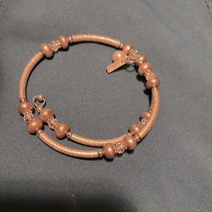 Vantel smoke pearl bracelet cream pearl.